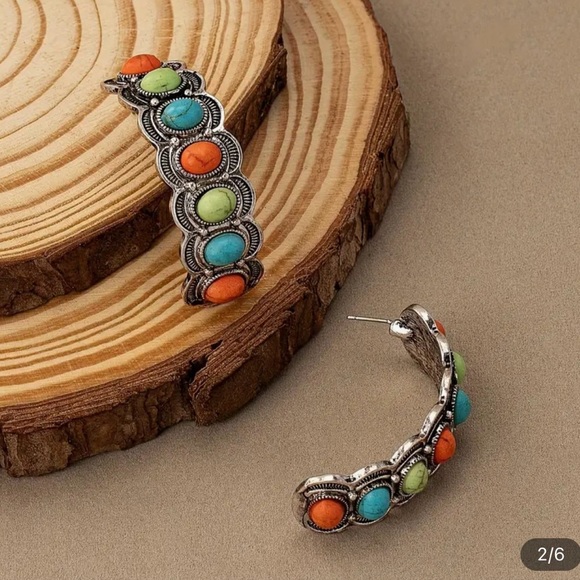 Colorful stud earrings - Picture 3 of 3